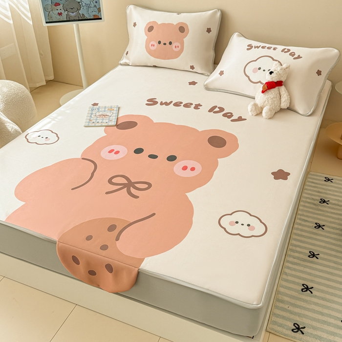 91家纺网 家纺一手货源 找家纺 慕尚家纺 2025新款凉感卡通工艺席床笠-饼干熊