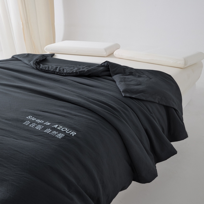 91家纺网 家纺一手货源 找家纺 闲鱼家纺 2025新款某朵同款深睡Pro夏被 自在眠  自然醒 深灰