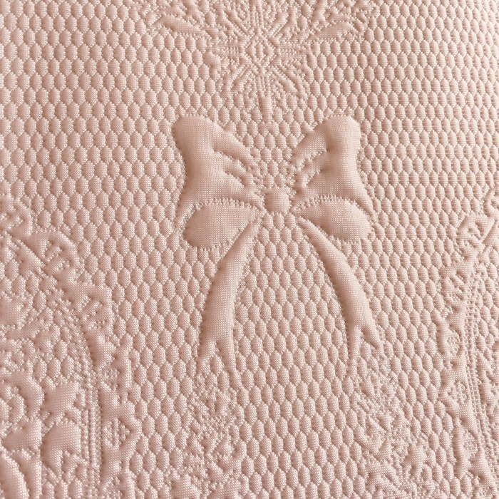 91家纺网 家纺一手货源 找家纺 富馨莱 2025春夏新款公主仙女风480克PE凉感凉豆豆床裙凉席三件套 蝴蝶结-粉床裙款