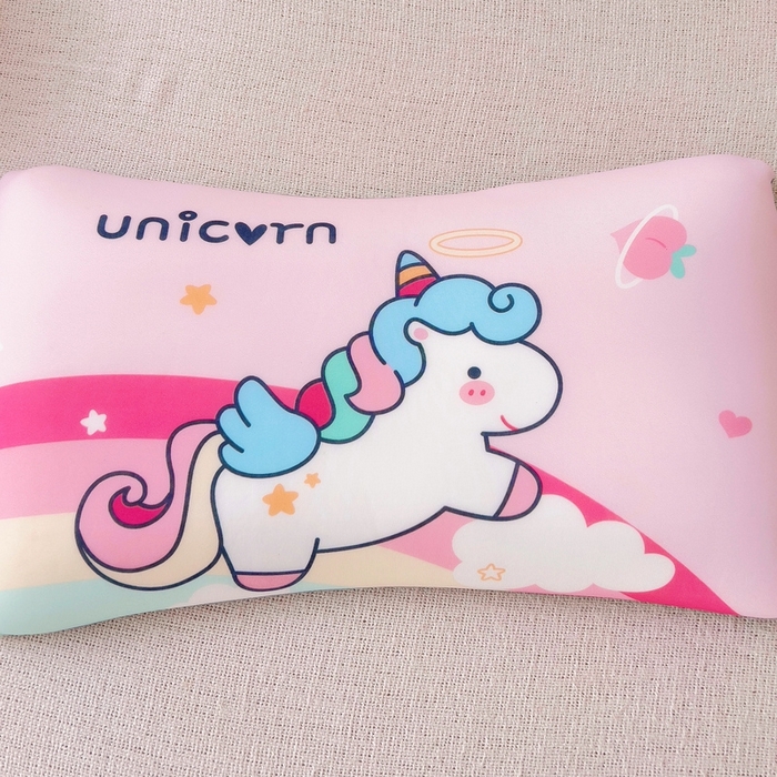 91家纺网 家纺一手货源 找家纺 2025新款卡通凉感丝亲肤枕 彩虹马50*30*4 