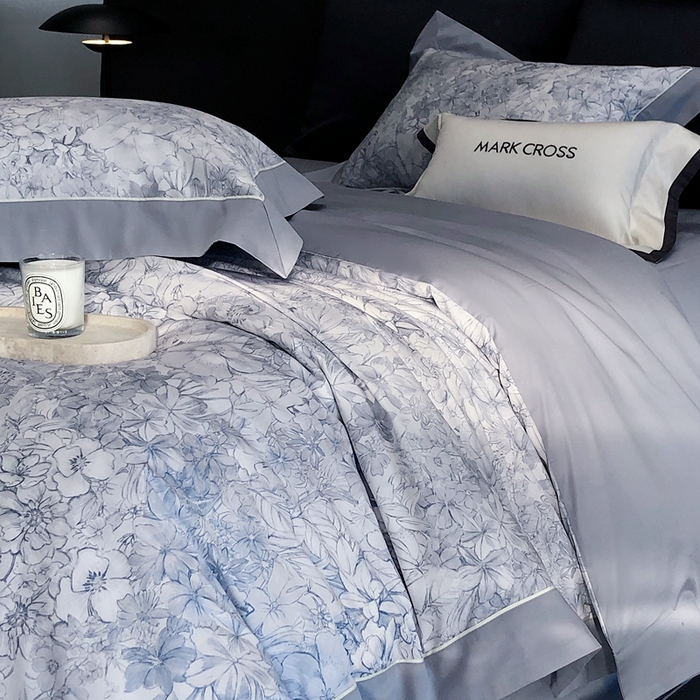 91家纺网 家纺一手货源 找家纺 佳汐蓝2025新款典雅诗意花卉全棉印花四件套券后不低于438/458元 雾隐巴黎-蓝柳色