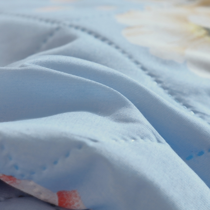 91家纺网 家纺一手货源 找家纺 富艺隆 超声波钻石绒夏被 落英缤纷