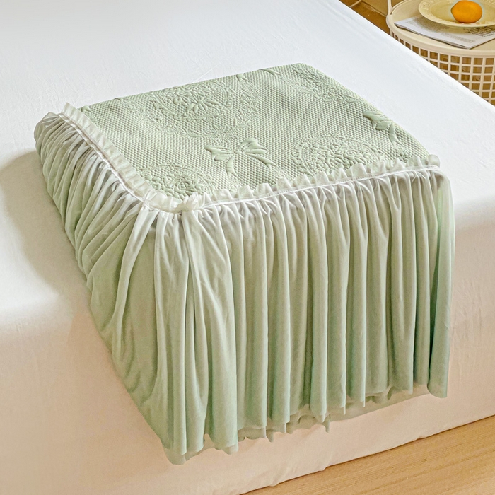 91家纺网 家纺一手货源 找家纺 富馨莱 2025春夏新款公主仙女风480克PE凉感凉豆豆床裙凉席三件套 蝴蝶结-绿床裙款