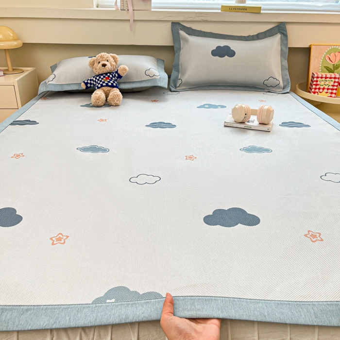 91家纺网 家纺一手货源 找家纺 迪乐妮 2025新款印花真冰藤冰凉席 蓝天白云