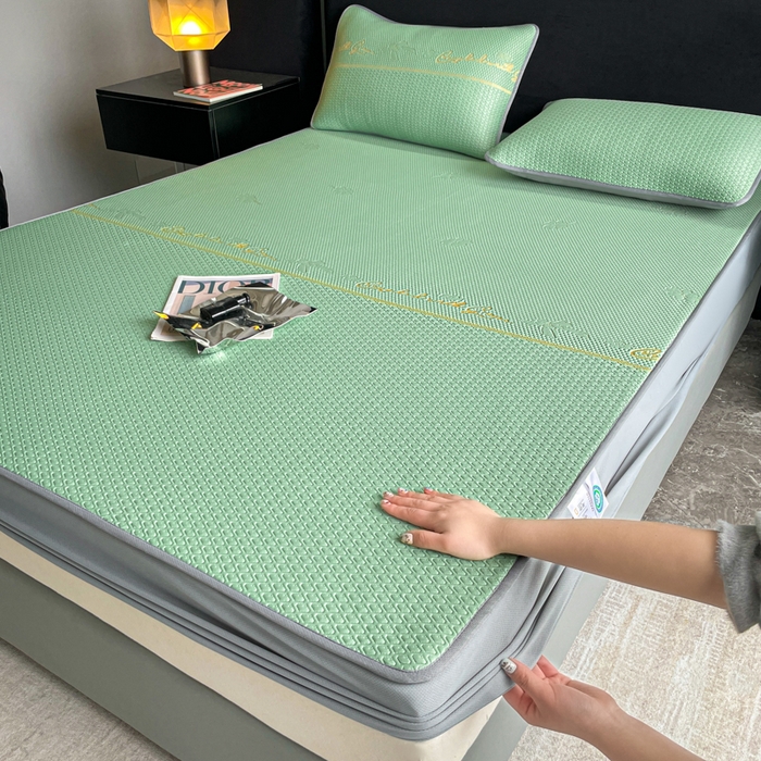 91家纺网 家纺一手货源 找家纺 2025新款提花冰豆豆凉席床笠床席三件套幸运草系列 幸运草-绿