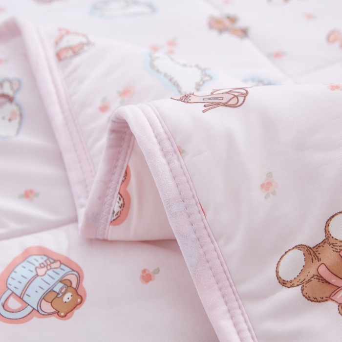 91家纺网 家纺一手货源 找家纺 丝涟家居 2025新款A类卡通小清新双面印花凉感丝夏被甜心