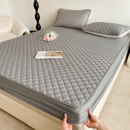 91家纺网 家纺一手货源 找家纺 2025新款加厚乳胶床笠款经典纯色夏被套件 方格-深灰