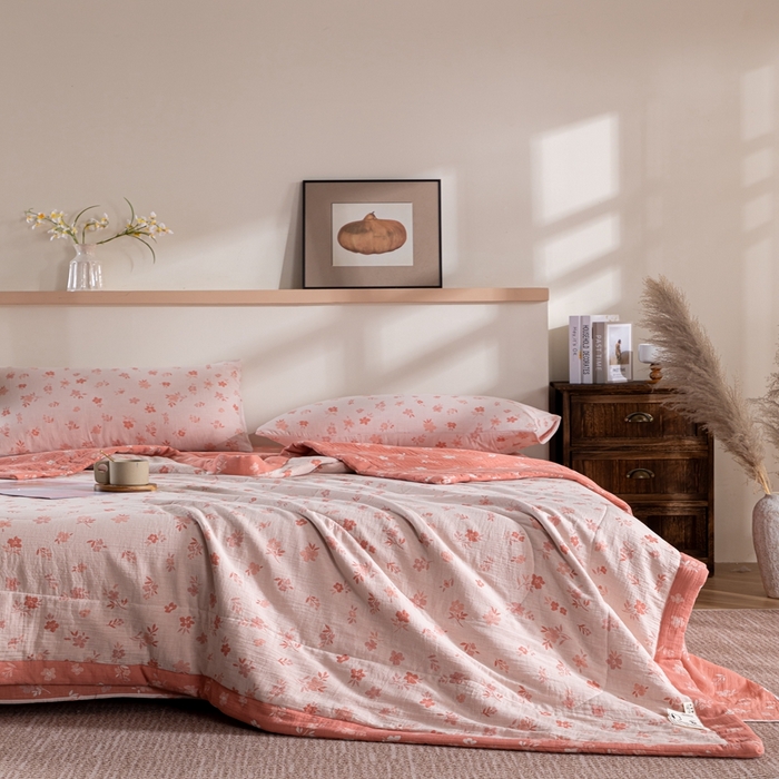 91家纺网 家纺一手货源 找家纺 鑫棉坊 2025新款A类里外全棉双层纱可机洗棉花空调被夏凉被四件套 粉韵繁花