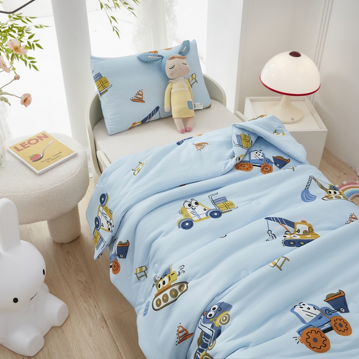 91家纺网 家纺一手货源 找家纺 丝涟家居 2025新款A类双面针织棉卡通小清新滚绳工艺夏被小挖机