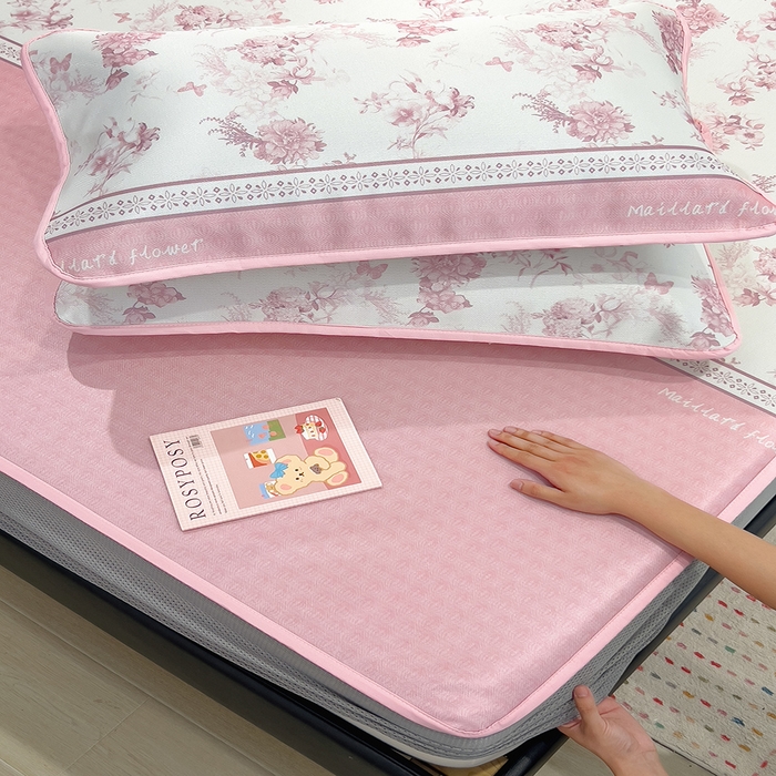 91家纺网 家纺一手货源 找家纺 摩妮卡 2025新款小清新碳光冰丝软席床笠款单床笠三件套 花绮梦-粉