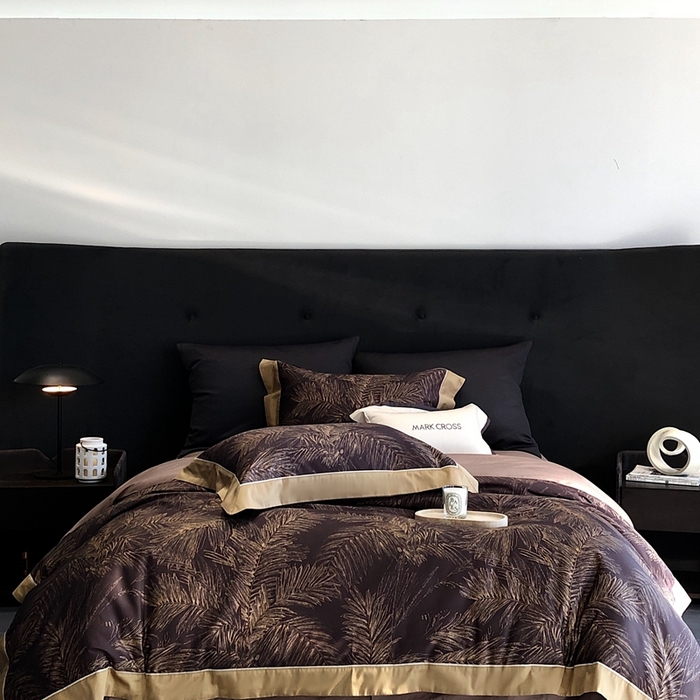 91家纺网 家纺一手货源 找家纺 佳汐蓝2025新款典雅诗意花卉全棉印花四件套券后不低于438/458元 烟火星辰-曜夜黑