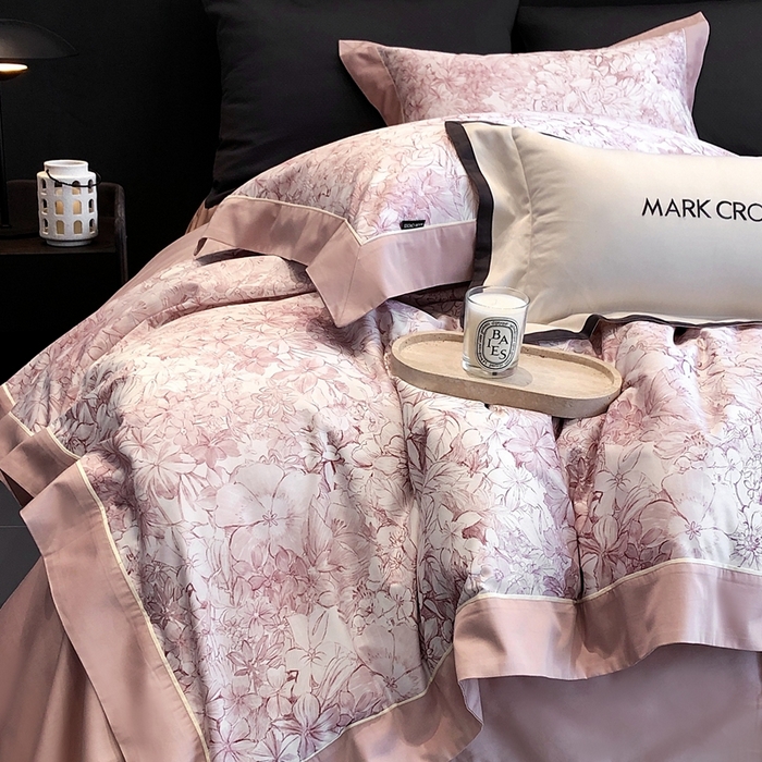 91家纺网 家纺一手货源 找家纺 佳汐蓝2025新款典雅诗意花卉全棉印花四件套券后不低于438/458元 雾隐巴黎-霞光粉