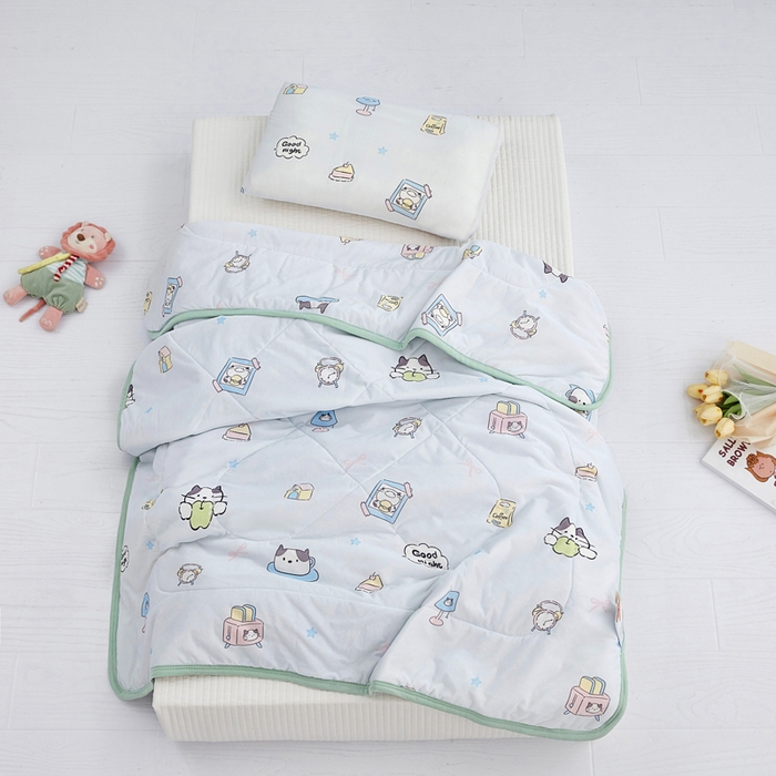 91家纺网 家纺一手货源 找家纺 丝涟家居 2025新款A类卡通小清新双面印花凉感丝夏被慵懒猫