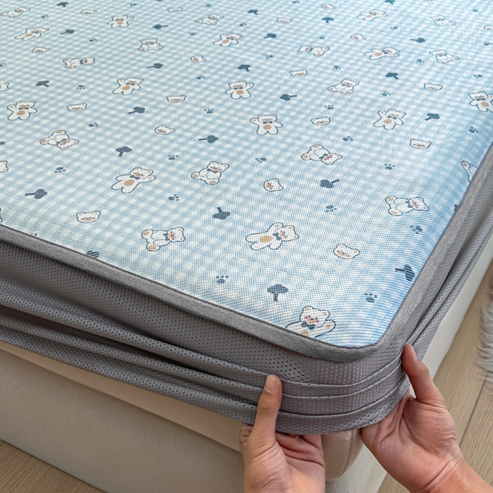 91家纺网 家纺一手货源 找家纺 迪乐妮 2025新款真冰藤印花床笠款凉席 baby熊