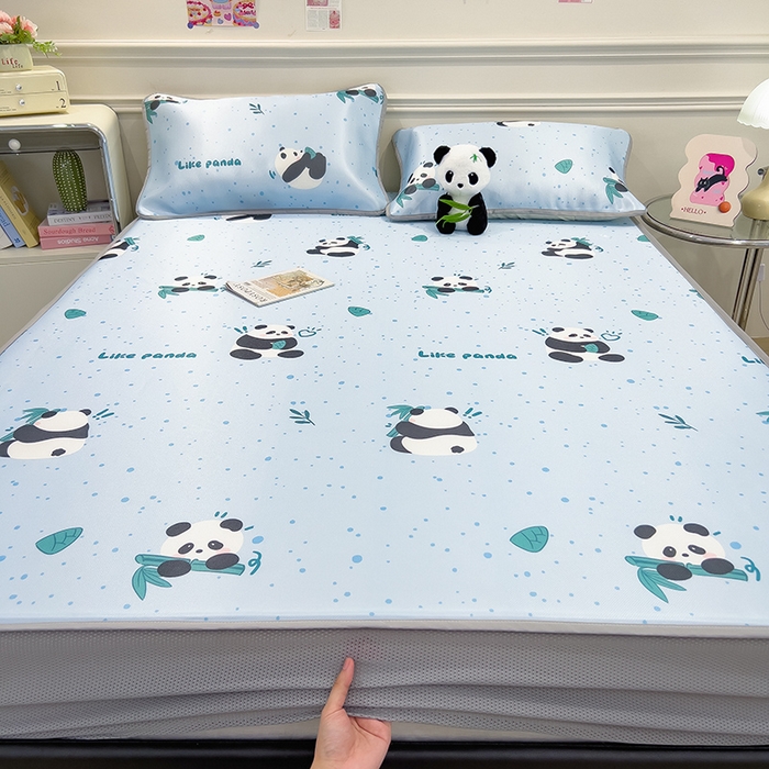 91家纺网 家纺一手货源 找家纺 摩妮卡 2025新款小清新碳光冰丝软席床笠款单床笠三件套 冰蓝熊猫