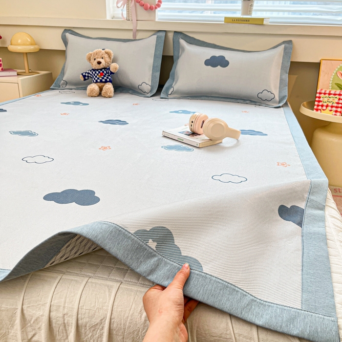 91家纺网 家纺一手货源 找家纺 迪乐妮 2025新款印花真冰藤冰凉席 蓝天白云