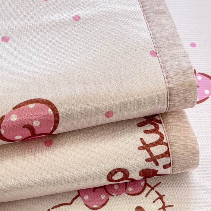 91家纺网 家纺一手货源 找家纺 博雅 2025新款三丽欧A类小版数码印花1200D冰丝凉席凉席席子 粉色蝴蝶结KT