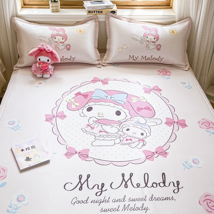 91家纺网 家纺一手货源 找家纺 博雅 2025新款三丽欧A类大版数码印花1200D冰丝凉席凉席席子 小花美乐蒂