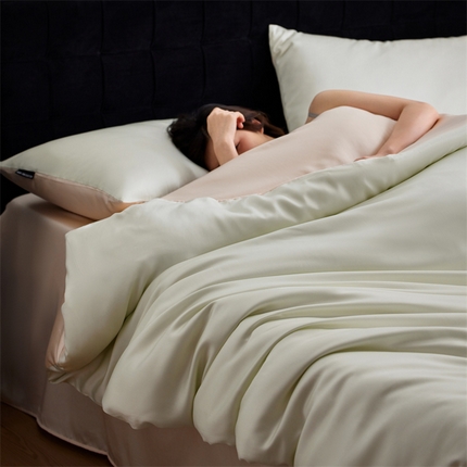 凯磊家纺 2025新款.兰精天丝纯色四件套 柔光汐粉