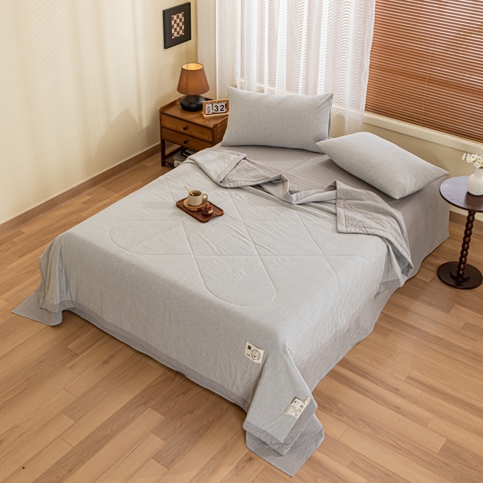 91家纺网 家纺一手货源 找家纺 鑫棉坊 2025新款全棉色织水洗棉A类棉花夏被可机洗空调被四件套床单枕套 浅灰谧境