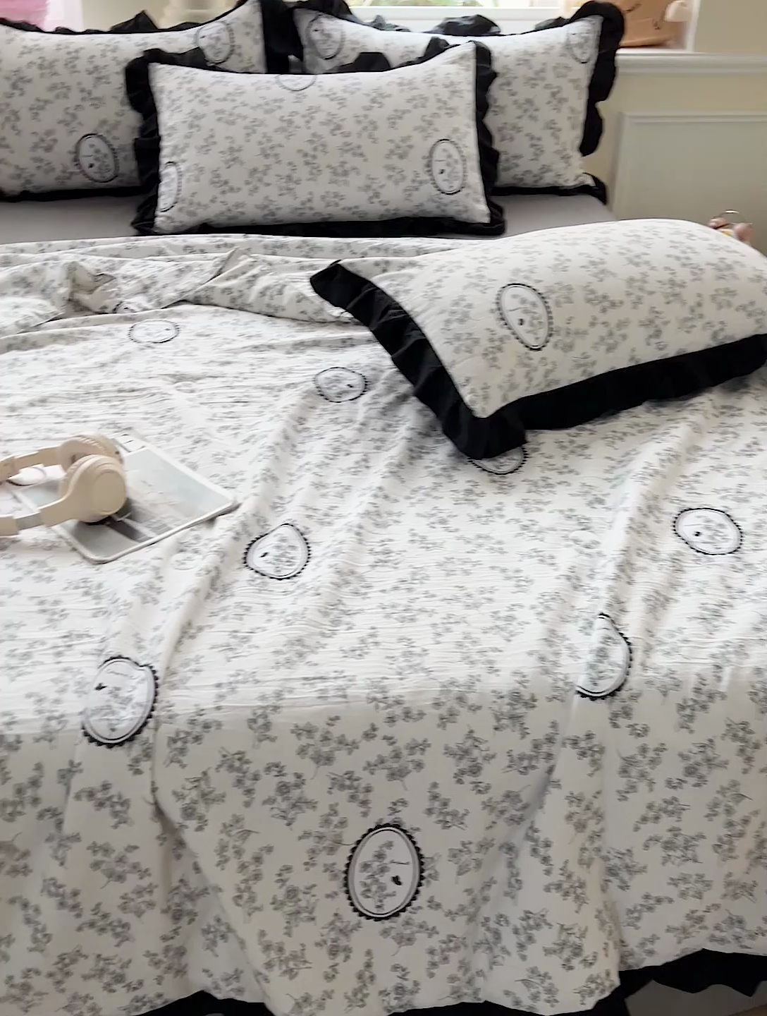 91家纺网 家纺一手货源 找家纺 鑫利来家纺 2025爆款法式赫本风水洗棉韩版荷叶花边云朵棉夏被夏凉被空调被四件套直播爆款 澜音花香