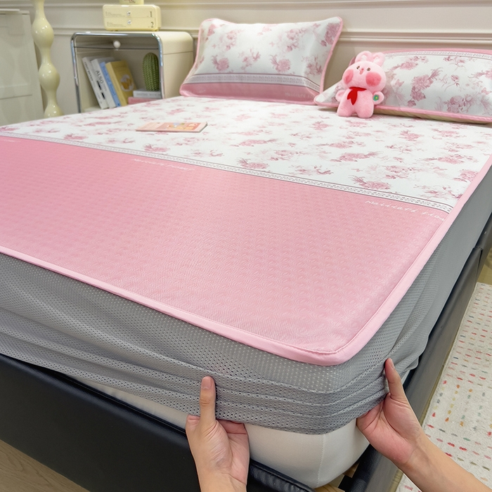 91家纺网 家纺一手货源 找家纺 摩妮卡 2025新款小清新碳光冰丝软席床笠款单床笠三件套 花绮梦-粉