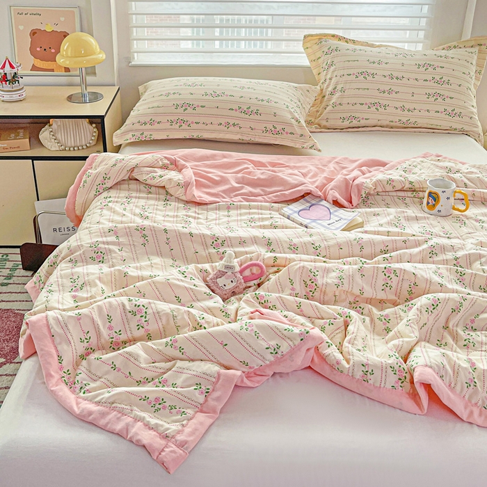 91家纺网 家纺一手货源 找家纺 富艺隆 2025新款水洗棉双层纱夏被 心跳回声