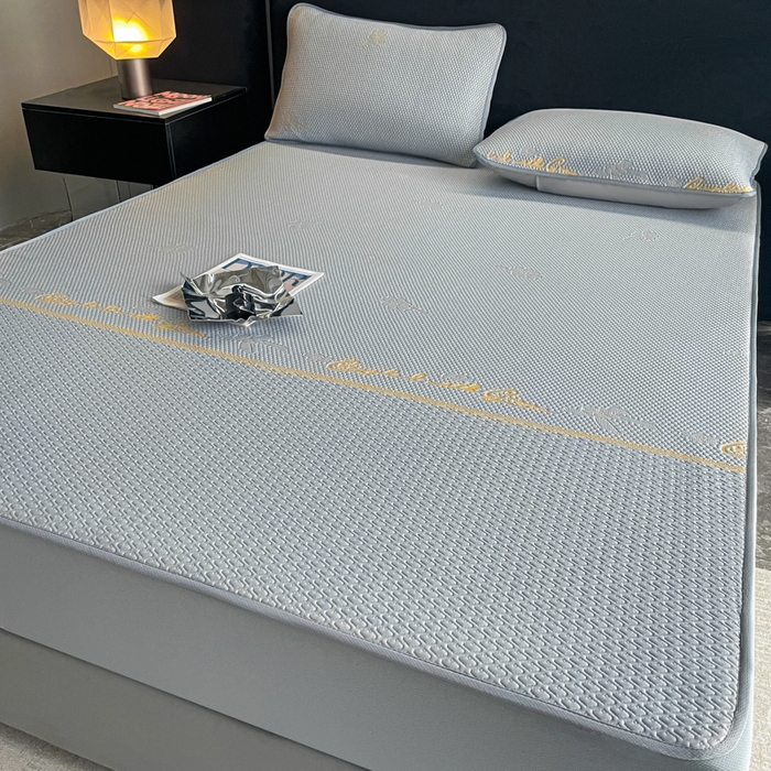 91家纺网 家纺一手货源 找家纺 2025新款提花冰豆豆凉席床笠床席三件套幸运草系列 幸运草-灰