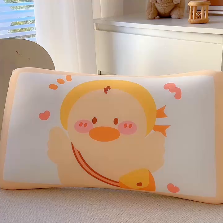 91家纺网 家纺一手货源 找家纺 2025新款卡通凉感丝亲肤枕 你好鸭50*30*4 