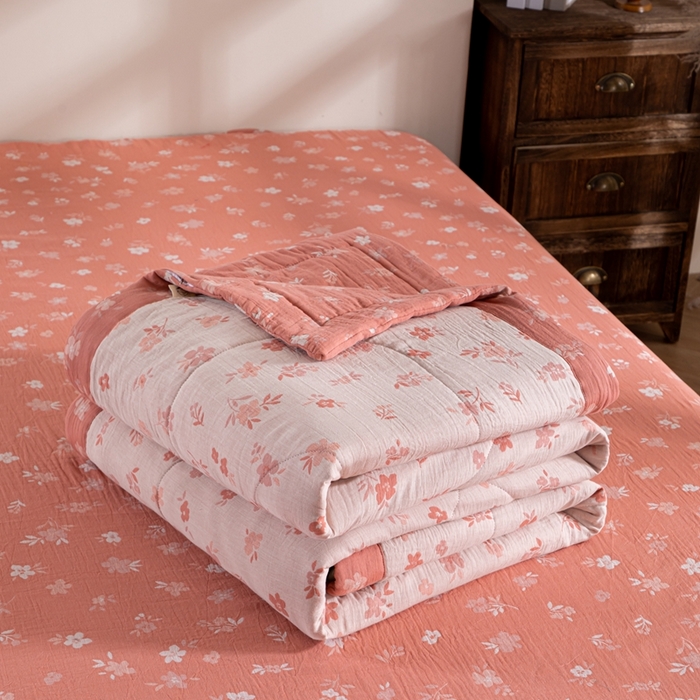 91家纺网 家纺一手货源 找家纺 鑫棉坊 2025新款A类里外全棉双层纱可机洗棉花空调被夏凉被四件套 粉韵繁花