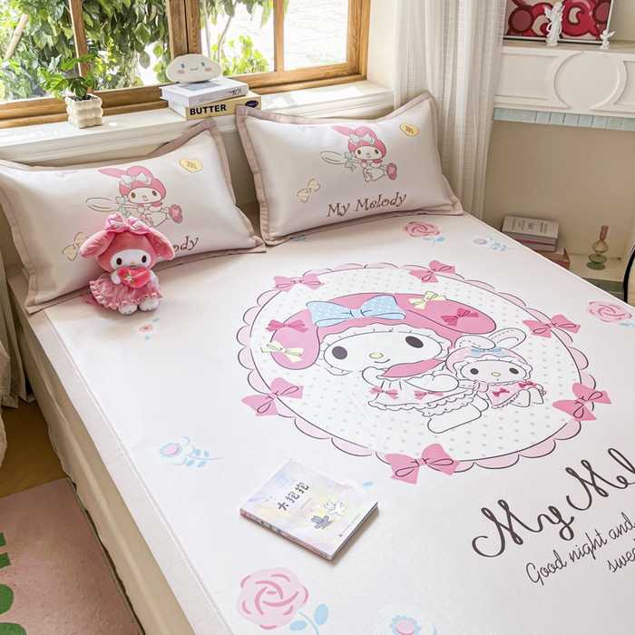 91家纺网 家纺一手货源 找家纺 博雅 2025新款三丽欧A类大版数码印花1200D冰丝凉席凉席席子 小花美乐蒂