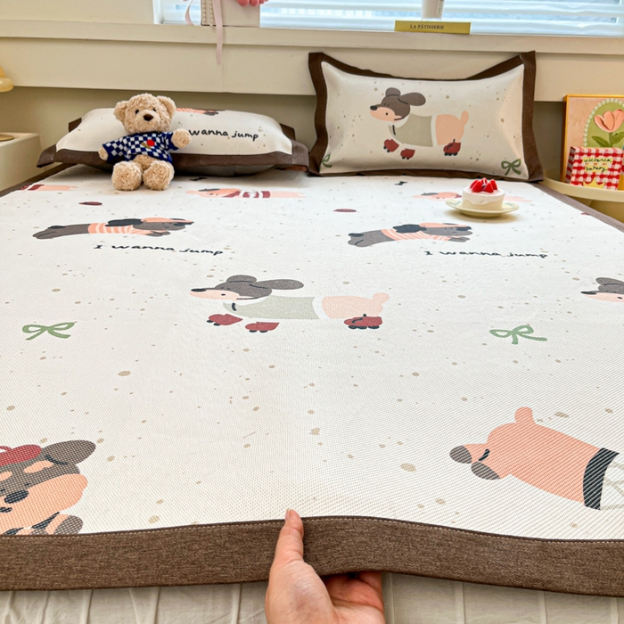 91家纺网 家纺一手货源 找家纺 迪乐妮 2025新款印花真冰藤冰凉席 腊肠狗