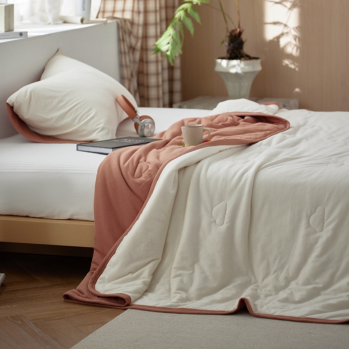 91家纺网 家纺一手货源 找家纺 风向标家纺 2025全棉云感针织棉双拼夏被 椰慕双拼