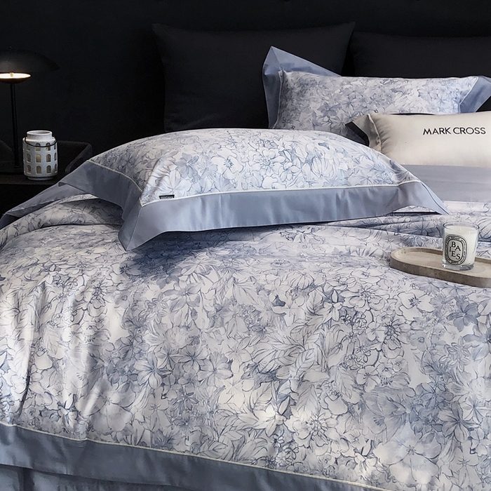 91家纺网 家纺一手货源 找家纺 佳汐蓝2025新款典雅诗意花卉全棉印花四件套券后不低于438/458元 雾隐巴黎-蓝柳色