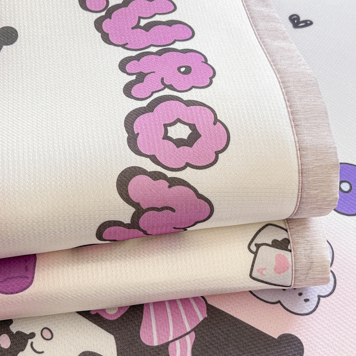 91家纺网 家纺一手货源 找家纺 博雅 2025新款三丽欧A类小版数码印花1200D冰丝凉席凉席席子 梦想库洛米