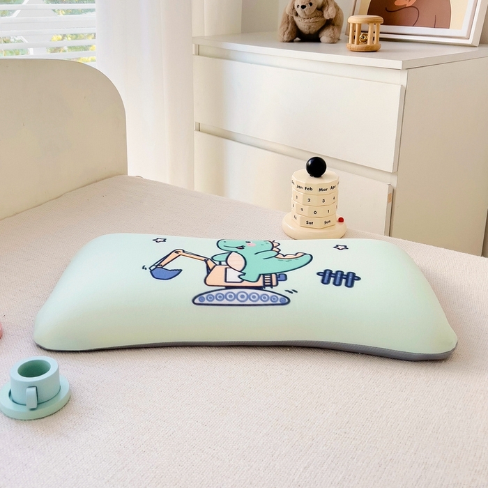 91家纺网 家纺一手货源 找家纺 2025新款卡通凉感丝亲肤枕 挖机恐龙50*30*4 