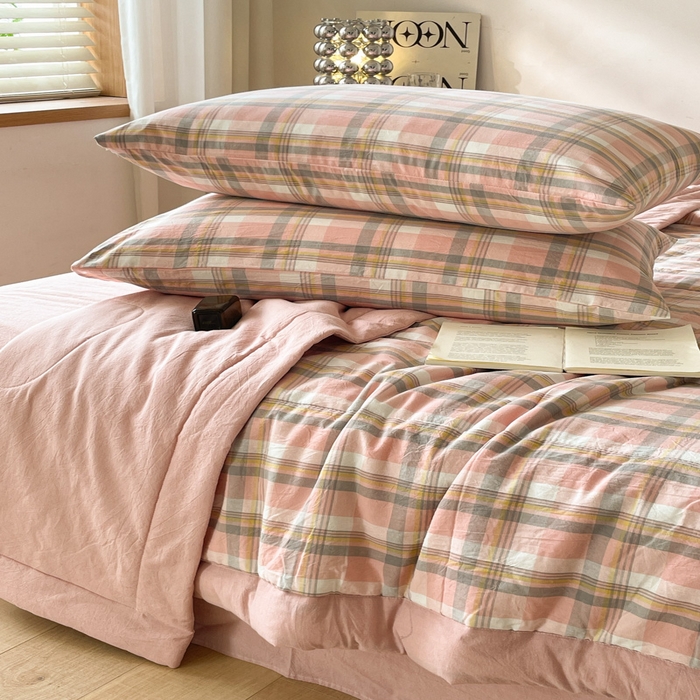 91家纺网 家纺一手货源 找家纺 2025梦初语新款无印风棉花夏被 温馨格