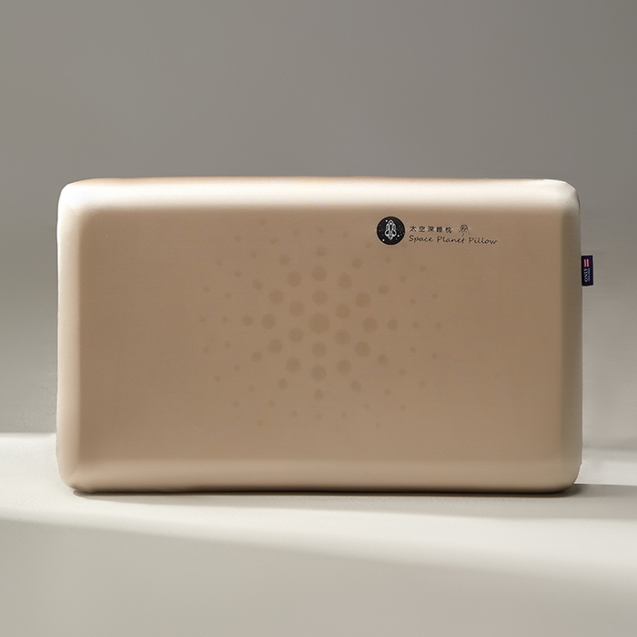 91家纺网 家纺一手货源 找家纺 蔻眠2025新款礼盒装太空深睡记忆枕芯零压护颈枕头 礼盒装-香槟色42*70*8cm/只