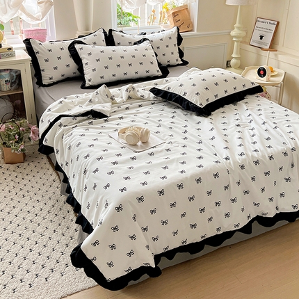91家纺网 家纺一手货源 找家纺 鑫利来家纺 2025爆款法式赫本风水洗棉韩版荷叶花边云朵棉夏被夏凉被空调被四件套直播爆款 黑色蝴蝶结