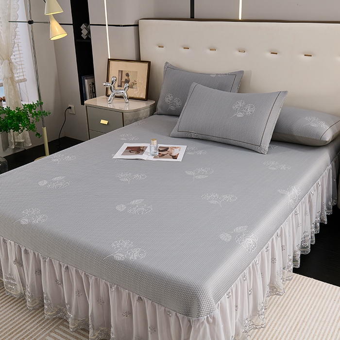 91家纺网 家纺一手货源 找家纺 席之家 2025新款3D冰感蕾丝床裙豆豆席 蕾丝-茶花之恋-灰