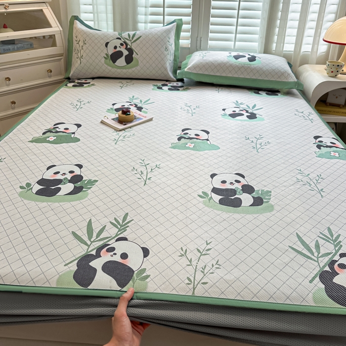 91家纺网 家纺一手货源 找家纺 迪乐妮 2025新款真冰藤印花床笠款凉席 可爱熊猫