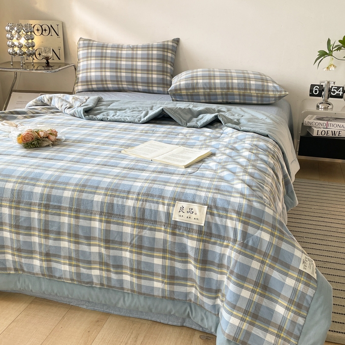 91家纺网 家纺一手货源 找家纺 2025梦初语新款无印风棉花夏被 绅士格