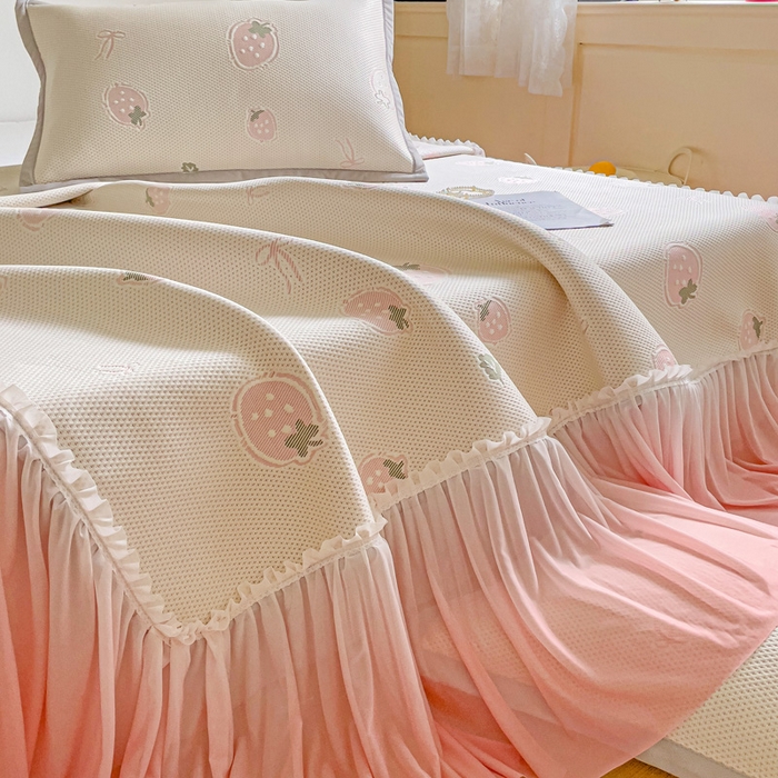 91家纺网 家纺一手货源 找家纺 （总）富馨莱 2025春夏新款公主仙女风480克PE凉感凉豆豆床裙凉席三件套