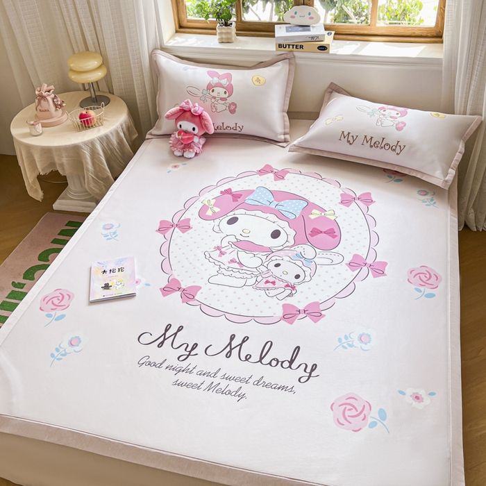 91家纺网 家纺一手货源 找家纺 博雅 2025新款三丽欧A类大版数码印花1200D冰丝凉席凉席席子 小花美乐蒂