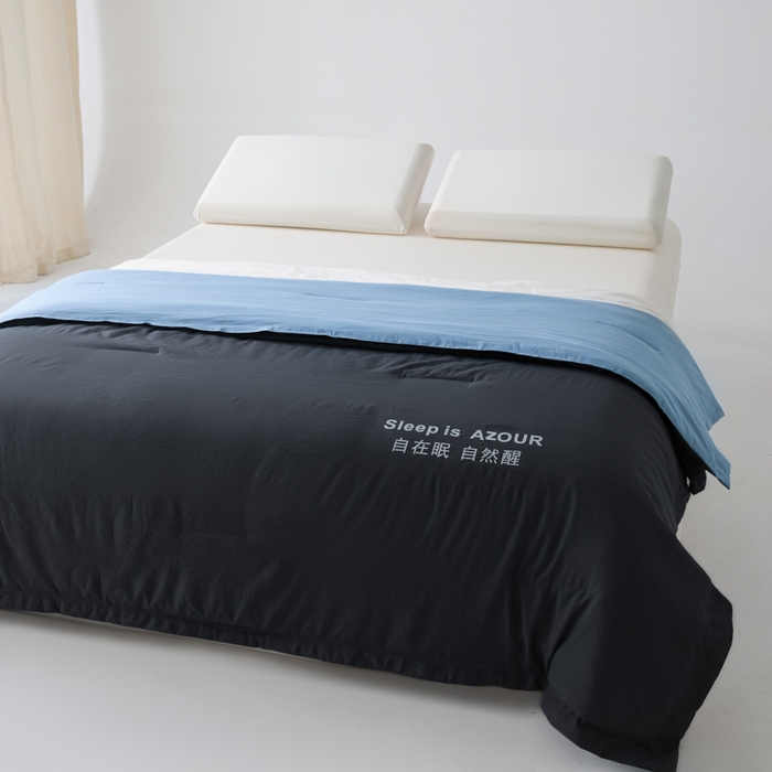 91家纺网 家纺一手货源 找家纺 闲鱼家纺 2025新款某朵同款深睡Pro夏被 自在眠  自然醒 深灰+普鲁士蓝