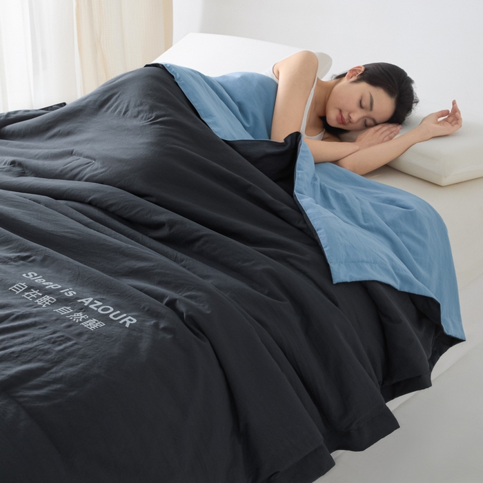 91家纺网 家纺一手货源 找家纺 闲鱼家纺 2025新款某朵同款深睡Pro夏被 自在眠  自然醒 深灰+普鲁士蓝