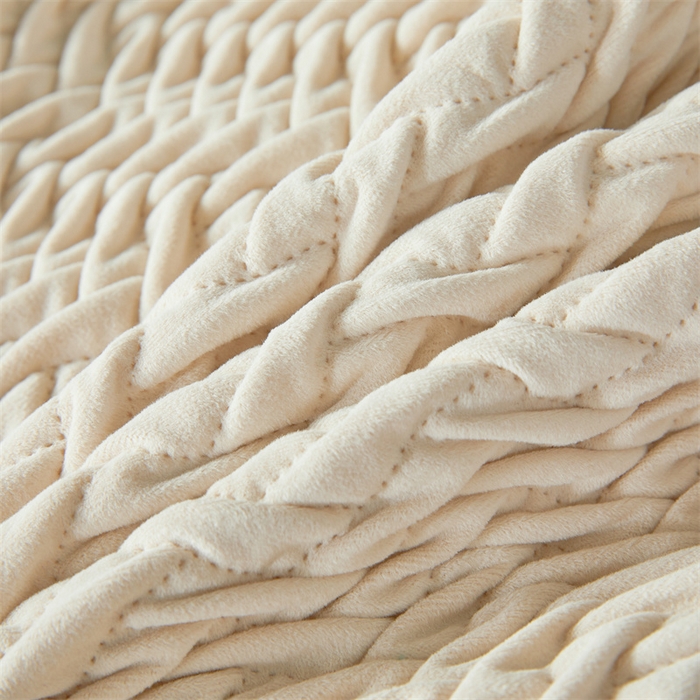 91家纺网 家纺一手货源 找家纺 情恒家纺 2025新款德芙绒工艺款全包床头罩 奶油白