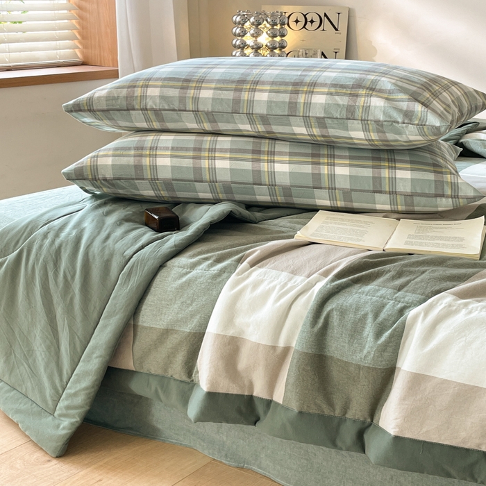 91家纺网 家纺一手货源 找家纺 2025梦初语新款无印风棉花夏被 绿大格