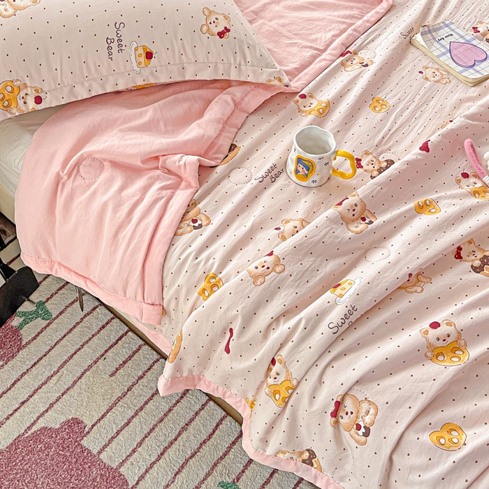 91家纺网 家纺一手货源 找家纺 富艺隆 2025新款水洗棉双层纱夏被 小熊甜饼