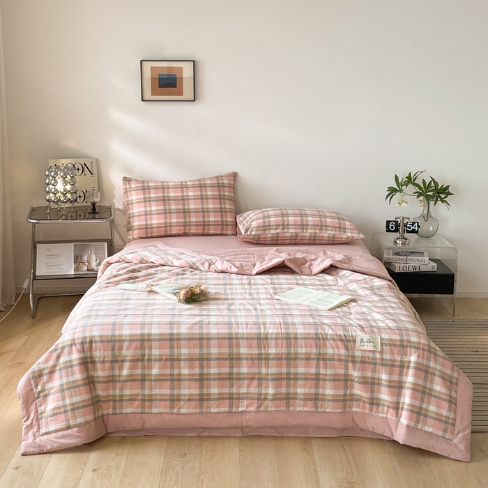 91家纺网 家纺一手货源 找家纺 2025梦初语新款无印风棉花夏被 温馨格